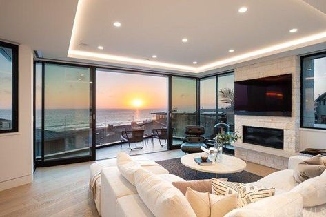 Ocean View Living Room, Waterfront Condo, 5 Bedroom Home, Luxurious Living Room, Modern Homes For Sale, Luxury Modern Homes, Los Angeles Homes, Dream House Exterior, City Living