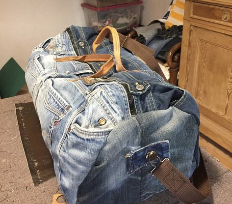 Denim Bags From Jeans, Hair Ideas Straight, Tas Denim, Jeans Purse, Recycled Denim Bags, Blue Jean Purses, Denim Handbag, Denim Bag Diy, Denim Bag Patterns