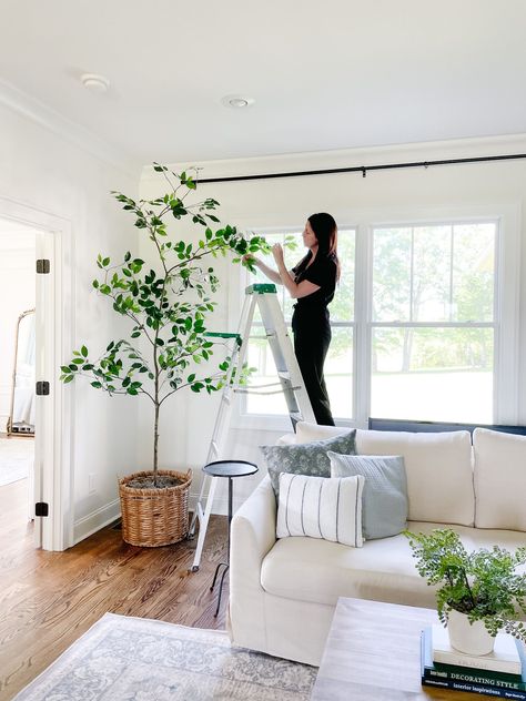 Create a custom, beautiful, large indoor tree that requires zero maintenance for around $35. Follow these steps to make your own fake tree. Large Artificial Trees Indoor Decor, Artificial Trees Indoor Decor Diy, Diy Fake Tree, Make A Fake Tree, Diy Artificial Tree, Fake Indoor Trees, Kitchen Corner Ideas, Faux Tree Branches, Living Room Plants Decor