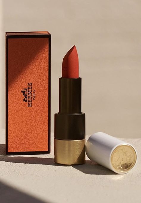 Hermes Lip Balm, Hermes Beauty, Hermes Lipstick, Hermes Products, Luxury Lipstick Packaging, Hermes Fragrance, Lipstick Ad, Packaging Ideas Business, Skincare Packaging