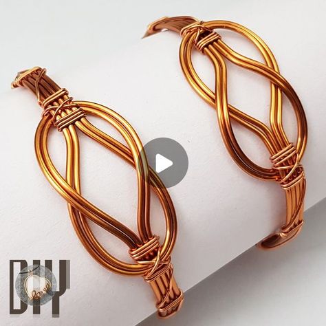 Copper Wire Bracelet Tutorial, Bracelet Wire Wrapping, Wire Bracelet Tutorial Step By Step, Handmade Jewelry Diy Bracelets, Wire Bracelet Tutorial, Wirewrap Jewelry, Copper Jewelry Diy, Sailor Knot Bracelet, Jewelry Tutorials Free