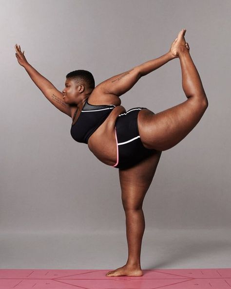 28 Black Fitness Pros You Should Be Following on Instagram | SELF Body Positive Yoga, Body Positive Fitness, Life Drawing Reference, Reference Board, Yoga Iyengar, Black Fitness, Female Pose Reference, Anatomy Poses, Venus Williams