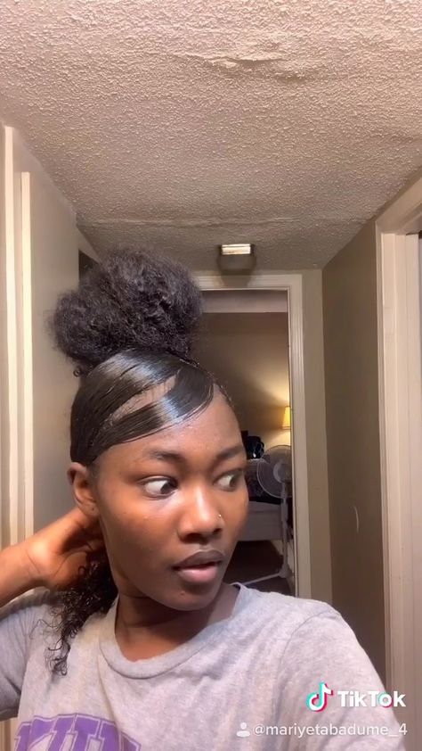 Poofy Hair Hairstyles, Hairstyles For Black Teens, Cute Natural Hairstyles, Goddess Hairstyles, Voluminous Curls, Natural Hair Styles Easy, Natural Styles, Back To School Hairstyles, Grunge Hair