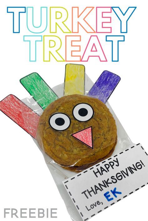 So oatmeal cream pies aren't exactly a traditional Thanksgiving treat, but who can turn one down? Just grab a box and this free printable and make your own little turkey treats! Perfect to give friends, neighbors or classmates! Thanksgiving Turkey Treats, Easy Thanksgiving Turkey, Oatmeal Cream Pie, Pie Craft, Rice Crispy Treat, Oatmeal Pie, Fudge Stripe Cookies, Witch Hat Cookies, Turkey Treats