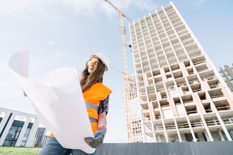 | Free Photo #Freepik #freephoto #edificio #mujer #papel #construccion Engineer Girl, Ing Civil, Photo Woman, Woman Looking, Psd Icon, Civil Engineering, Girly Art, Vector Photo, Building Materials