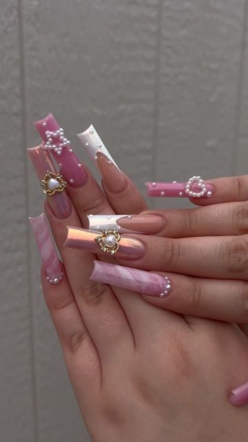 #follow #nailart #nails #nailsofinstagram #longnails #beautyblog #acrylicnails #blogging #blogger #blog Filmy Vintage, Aesthetic Diy, Girly Acrylic Nails, Her Nails, Long Acrylic Nails Coffin, 1 Aesthetic, Unique Acrylic Nails, Long Square Acrylic Nails, Bling Acrylic Nails