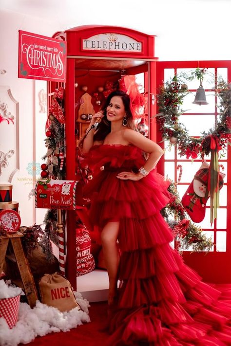 Christmas Pinup Photoshoot, Solo Christmas Photoshoot Women, Fashion Christmas Photoshoot, Christmas Photoshoot Ideas Black Women, Classy Christmas Photoshoot, Christmas Model Photoshoot, Pink Christmas Photoshoot, Christmas Fashion Photography, Backdrops Ideas