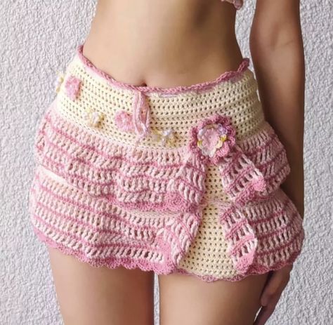 Crochet Bottoms, Crochet Pink, Things To Crochet, Crochet Clothing And Accessories, Crochet Fashion Patterns, Crochet Things, Crochet Skirt, Crochet Inspo, Crochet Clothing