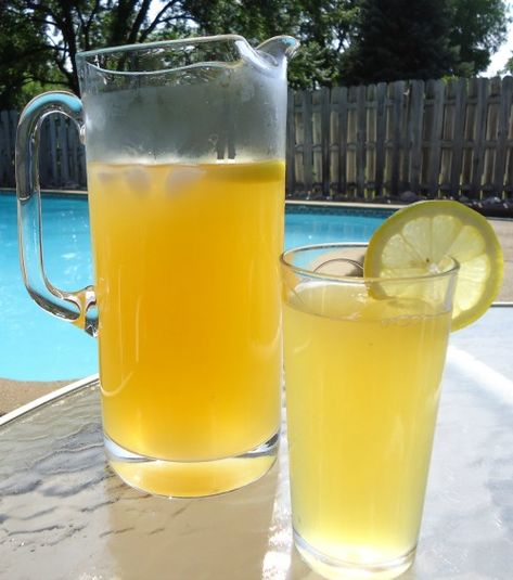 Agave Lemonade Recipe - The Make Your Own Zone Agave Lemonade, Agave Syrup Recipes, Lemonaid Recipe, Easy Punch Recipe, Watermelon Mint Lemonade, Good Lemonade Recipe, Recipe Using Lemons, Healthy Lemonade, Homemade Lemonade Recipes