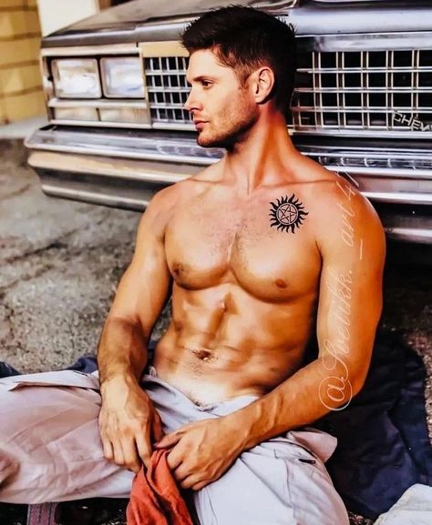 Jared Padalecki Shirtless, Jensen Ackles Shirtless, Dean Winchester Hot, Sam E Dean, Dean Winchester Shirtless, Jensen Ackles Supernatural, Supernatural Jensen, Supernatural Dean Winchester, Tv Supernatural