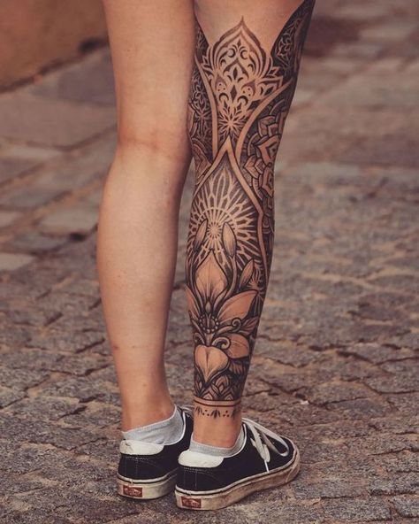 Tattoo Bein Frau, Maori Tattoo Frau, Calf Tattoos For Women, Tato Mandala, Upper Leg Tattoos, Back Of Leg Tattoos, Shin Tattoo, Full Leg Tattoos, Skeleton Hand Tattoo