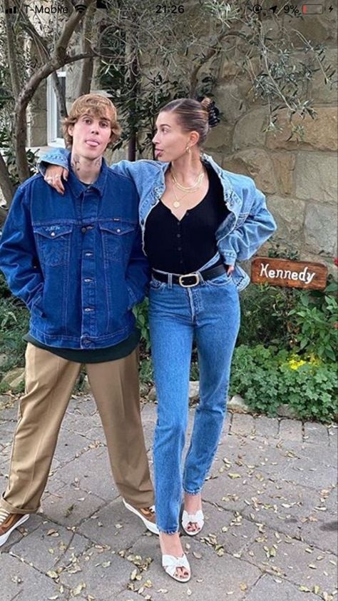 Celebrity Street Style Casual, Justin Bieber Outfits, Hailey Bieber Outfits, Light Grey Hoodie, Justin Bieber Style, Tie Dye Sweats, Hailey Bieber Style, Justin Hailey, Vogue Dress