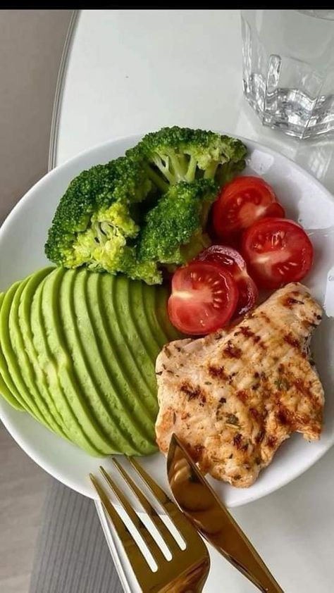 Recipes Yummy, Healthy Food Inspiration, Healthy Food Dishes, Healthy Food Motivation, Healthy Lifestyle Food, Idee Pasto Sano, Chicken Broccoli, Healthy Lunch Recipes, Send It