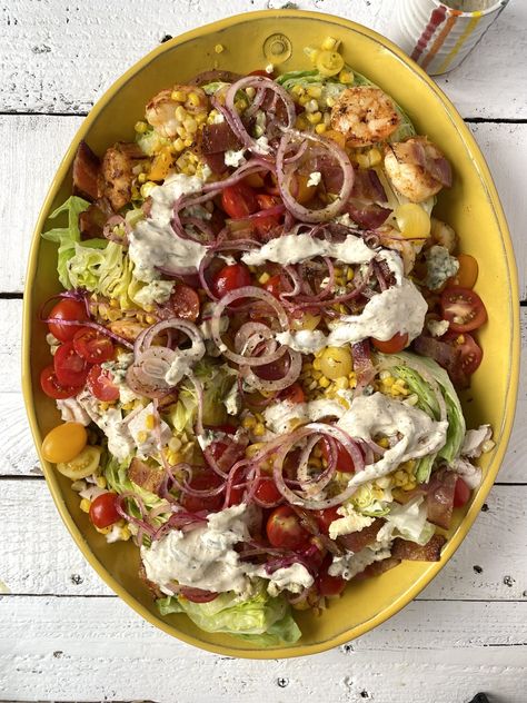 Wedge Salad Recipe, Entree Salads, Wedge Salad Recipes, Lettuce Wedge, Wedge Salad, Chicken Chunks, Bacon In The Oven, Summer Meals, Citrus Chicken