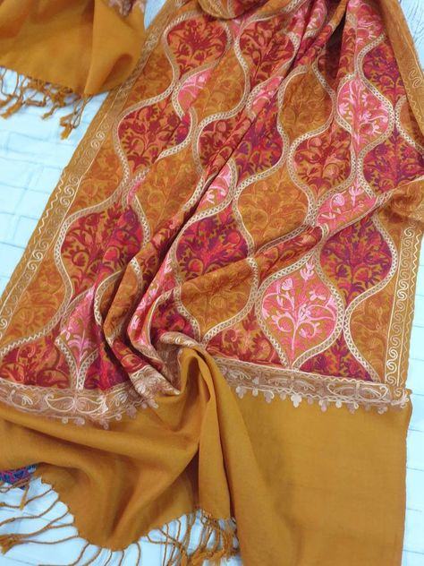 Kashmiri Shawls Design, Shawls Design, Mustard Scarf, Indian Salwar Suit, Women Cotton Dress, Kashmiri Shawls, Pakistani Designer Suits, Indian Salwar Kameez, Hijab Scarf