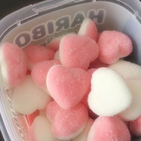 Cutecore Snacks, Sweets Aesthetic, Candy Aesthetic, Cute Sweets, Kawaii Sweets, Pink Sweets, Pink Marshmallows, Pink Food, Pink Foods