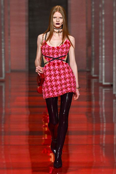 Versace Fall Winter 2022, Versace Fw22, Versace Fashion, Versace Brand, Versace Home, Donatella Versace, Winter 2022, Gianni Versace, Womens Fall