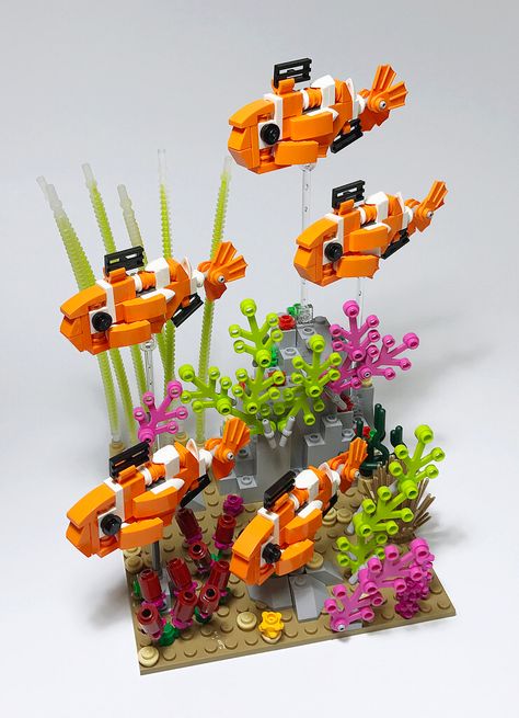 LEGO Coral reef-04 Lego Underwater, Blue Sea Creatures, Lego Fish, Lego Zoo, 2025 Wishlist, Habitat Project, Lego Diorama, Lego Robotics, Interior Videos