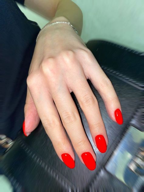 Oval Nails Big Hands, Ferrari Red Nails Short, Bright Red Oval Nails, Short Oval Red Nails, Short Round Red Nails, Round Red Nails, Oval Red Nails, Red Round Nails, Short Red Acrylic Nails