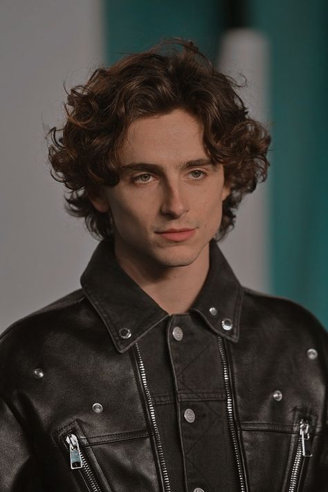 Regulus Acturus Black, Long Hairstyles For Men, Long Curly Hair Men, Long Hair On Top, Men's Long Hairstyles, Mohawk Hairstyles, Long Curls, Oscar Party, Hairstyles For Men