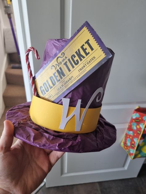 Willy Wonka Valentines, Wonka Door Decoration, Charlie Chocolate Factory Trunk Or Treat, Wonka Crafts For Kids, Willy Wonka Tree, Willy Wonka Christmas Decorations, Willy Wonka Centerpieces, Wonka Centerpieces, Willy Wonka Pumpkin