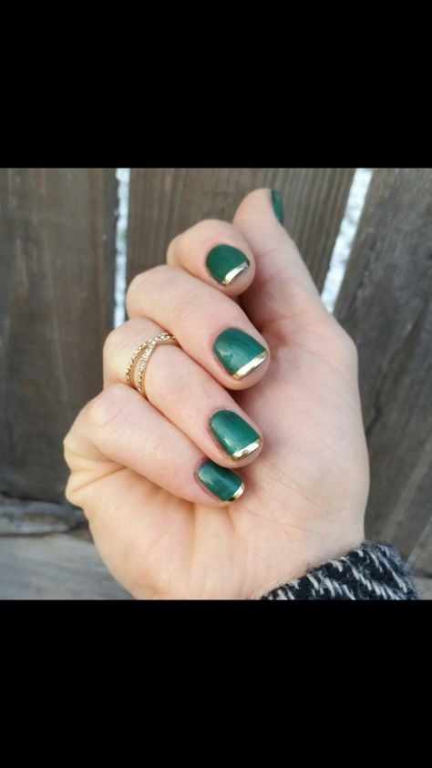 Green With Gold French Tip Nails, Dark Green Nails With Gold Tips, Green And Gold Toenails, Green Nails With Gold Tips, Green And Gold French Tip Nails, Green And Gold Manicure, Teal And Gold Nails, Gold And Green Nails, Gold French Tip