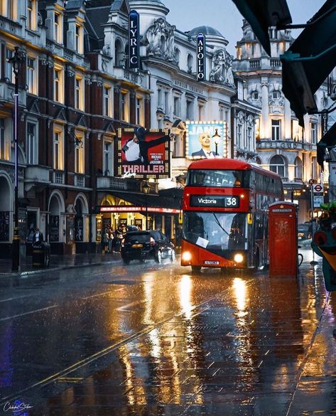 Only Shoreditch on Instagram: “Rainy london 🇬🇧☔️ By: 📸 @clickophil_studios #shoreditch #london #thisislondon #visitlondon #beautifulhotels #travelanddestinations…” Shoreditch London, Virtual Travel, Red Bus, Visit London, London Life, Beautiful Hotels, City Living, Wales England, London Uk