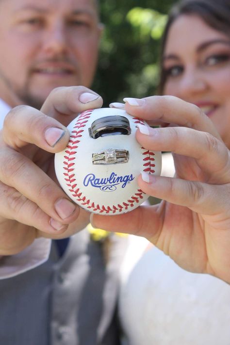 Baseball wedding pose Softball Wedding, Sports Themed Wedding, Jasmine Wedding, Wedding Ring Shots, Baseball Wedding, Wedding Pose, Sports Wedding, Future Wedding Plans, Cute Wedding Ideas