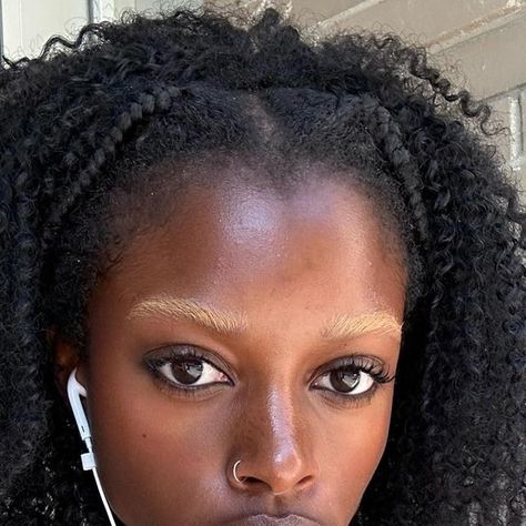 account ran by sasha allen’s parents on Instagram: "bleach and tone" Black Women Bleached Eyebrows, Bleached Eyebrows Brown Skin, Blocked Eyebrows Makeup, Faux Bleached Brows, Bleached Brows Black Women, Bleached Eyebrows Dark Hair, Bleach Eyebrows Dark Hair, Gray Eyebrows, Bleach Brows