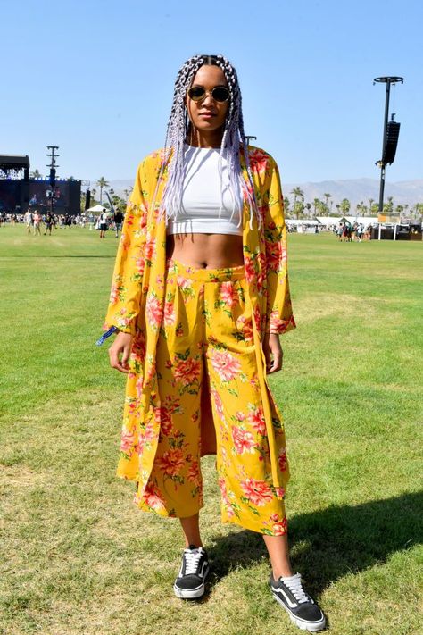 It's hot in the desert and the looks are ON FIRE. Best Coachella Outfits, Cochella Outfits, Coachella 2018, Festival Mode, Festival Attire, Look Festival, Coachella Fashion, Coachella Outfit, Festival Style