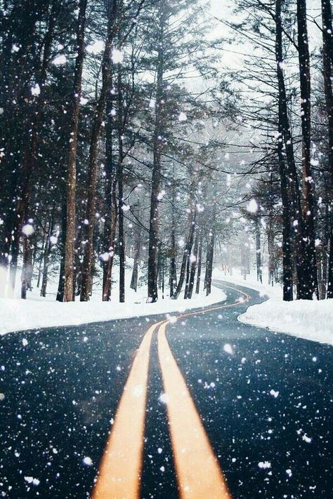 winter road snowy Winter Backgrounds Iphone, Era Victoria, Winter Lovers, Winter Iphone, Iphone Wallpaper Winter, Winter Road, Wallpaper Tumblr, Winter Wallpaper, Winter Beauty