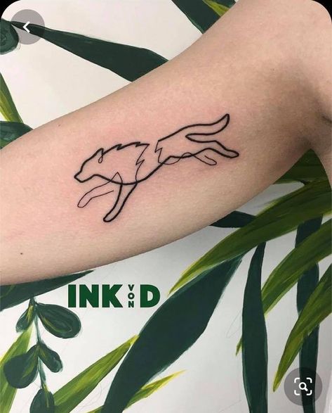 Simple Wolf Tattoo, Wolf Tattoos For Women, Minimalist Tattoo Meaning, Small Wolf Tattoo, Minimalistic Tattoo, Shape Tattoo, Tattoo Zeichnungen, Wolf Tattoo Design, Tattoos Geometric