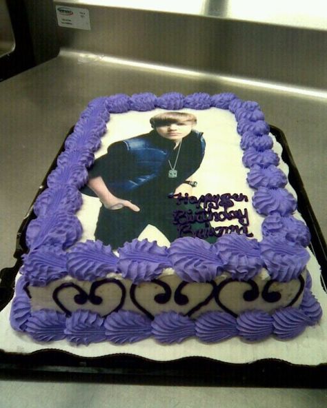 Justin bieber cake Justin Bieber Cake, Party Room Ideas, Justin Bieber Party, Justin Bieber Birthday, Young And Sweet Only 17, Birthday Party Room, Justin Bieber My World, My 20th Birthday, 18th Cake