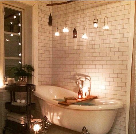 bathroom. Large Bathrooms, Clawfoot Tub, Bath Tub, Beautiful Bathrooms, Design Case, House Inspo, Home Fashion, Luxury Bathroom, Bathroom Inspiration