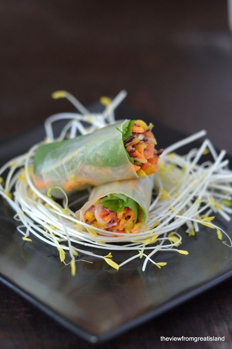 These Spicy Asian Slaw Summer rolls are as beautiful as they are delicious! Quick Vegan Dinner Recipes, Carb Dishes, The View From Great Island, Asian Slaw, Cooking Healthy, Summer Rolls, Food Options, Vegetarian Cooking, Vegan Dinner Recipes