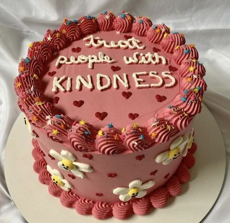 Harry Styles Golden Birthday Party, Harry Styles Birthday Cake Aesthetic, Birthday Cakes Harry Styles, Harry Styles Party Decor, Harry Styles Themed Birthday Cake, Harry Styles Cake Aesthetic, Harry Styles Birthday Theme, Harry Styles Themed Gifts, Niall Horan Birthday Cake