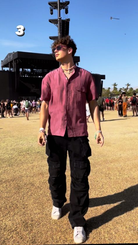 Guy Festival Outfit Men's Fashion, Don Toliver Concert Outfit Men, Coachella Outfit Ideas 2023 Men, Concert Fit Ideas Men, Rock Concert Outfit Guy, Concert Fits Men Summer, Outfit For Concert Men, Music Festival Outfits Masc, Men Edc Outfits