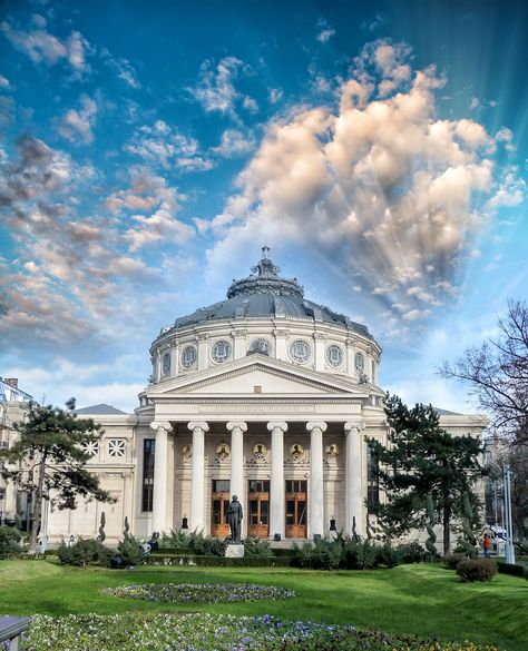 Atheneul Roman. Romanian Athenaeum is a concert hall in the center of Bucharest, Romania. Romanian Athenaeum, Bucharest Romania, Concert Hall, Romania, House Styles, Concert