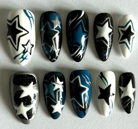 Black And Blue Nails, Fake Nails Designs, Wow Nails, Punk Nails, Cute Simple Nails, Gothic Nails, Goth Nails, Grunge Nails, Y2k Nails