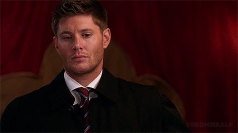 Dean Winchester Smirk Gif, Dean Winchester Gif, Supernatural Gif, Dean Gif, Rupert Graves, Supernatural Gifs, Jensen Ackles Supernatural, Supernatural Jensen, Winchester Supernatural