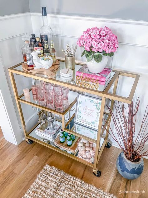 Dining Room Decor Apartment, Easter Bars, Pink Apartment, College House Decor, Gold Bar Cart, College House, Bar Cart Styling, Interior Design Per La Casa, Deco Rose