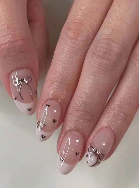 Build Up Gel Nail Designs, Short Nails 3d Design, Short Almond Press On Nails, Simple Nails Design Short, Almond Short Nails Design, Mail Art Design, Nail French Tip Designs, Short Round Nails Designs, Cool French Tip Nail Designs