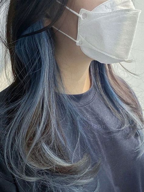 Ashy Blue Hair Highlights, Hair Color Ideas For Brunettes Two Tone, Wolfcut Ombre Hair, Asian Hair Color Blue, Two Toned Hair Blue, Hidden Light Hair, Secret Two Tone Hair, Color Dyed Hair Ideas, Under Layer Hair Color