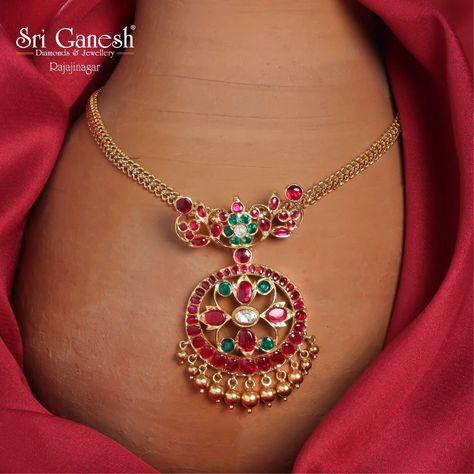 Sri Ganesh, Gold Pendent, Dainty Initial Necklace, Burmese Ruby, Gold Pendants, Jewelry Showcases, Antique Pendant, Zambian Emerald, Gold Jewellery Design Necklaces