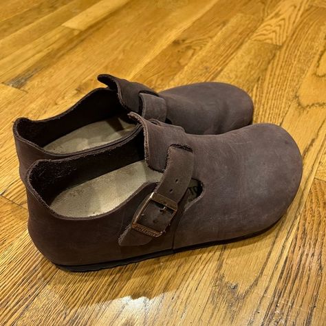 Women’s Birkenstock “London” Oiled Leather Habana (Brown) Size EU 39, US 8-8.5 Birkenstock London Women, Birkenstock London Outfit, Men Leather Sandals Fashion, Effortlessly Pretty, Birkenstock London, Finger Shoes, Modest Wardrobe, Black Attire, London Outfit