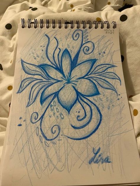 Blue Flower Drawing Easy, Blue Flower Sketch, Habisquis Flower Drawing Easy, Hibiscus Flowers Drawing, Sketchbook Easy Ideas, How To Draw Hibiscus Flower, Blue Drawings Easy, Flowers To Draw Easy, How To Draw Flowers Easy