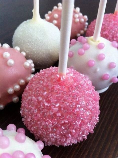 Pink Cake Pops  Instead of cupcakes, try these interesting cake pops which can be made using your favorite packaged cake mixture and pretty sprinkles! They are fun to make and very handy to eat! Pink Velvet Cakes, Perlengkapan Bayi Diy, Pink Cake Pops, Cake Ball, Diy Bebe, בר מצווה, Cupcake Cake, Cake Balls, Baby Diy