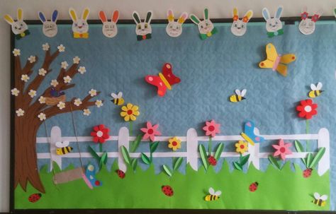 Spring Season Board Decoration, Spring Border For Bulletin Board, Spring Notice Board Ideas, Spring Display Board Nursery, Spring Classroom Bulletin Boards, Spring Decorations Kindergarten, Spring Themed Bulletin Boards, Spring School Decorations, Spring Bulletin Boards Preschool