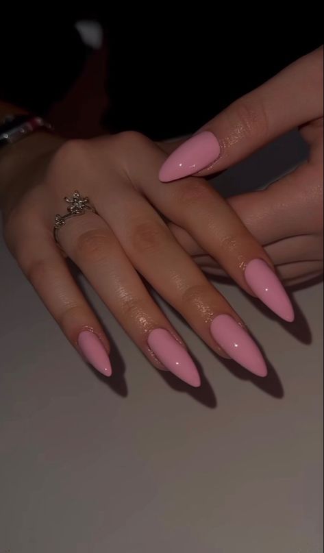 Stiletto Nails Medium, Simple Stiletto Nails, Milky Pink Nails, Unghie Sfumate, Milky Pink, Milky Nails, Nagellack Trends, Sassy Nails, Work Nails