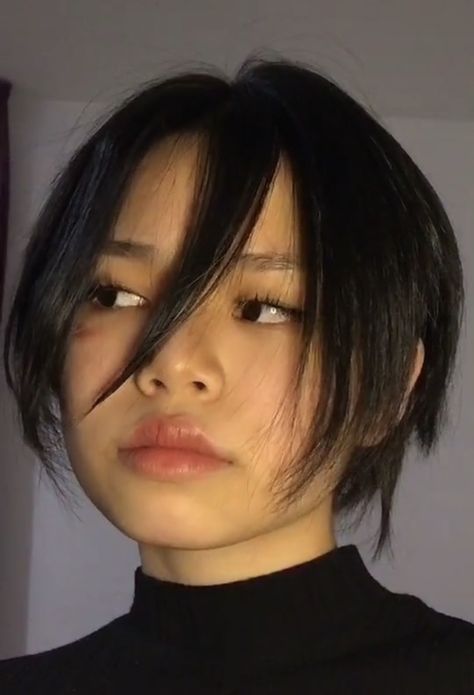 Mikasa Haircut In Real Life, Mikasa Hairstyle, Mikasa Short Hair, Aot Yn, Mikasa Haircut, Levi Haircut, Lesbian Hair, Mikasa Cosplay, Anime Haircut